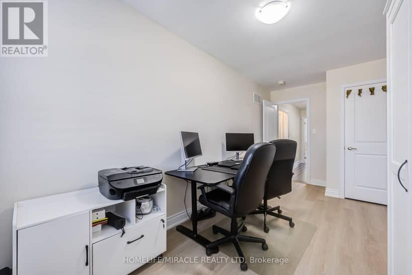 65 Lorne Thomas Place — photo 32 of 40