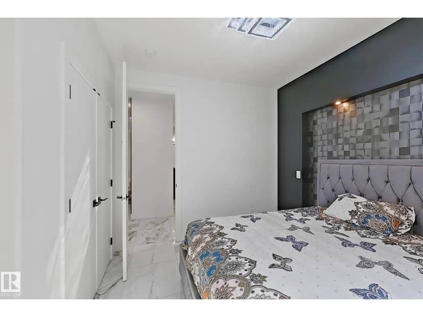 1837 63 AV NE — photo 14 of 40