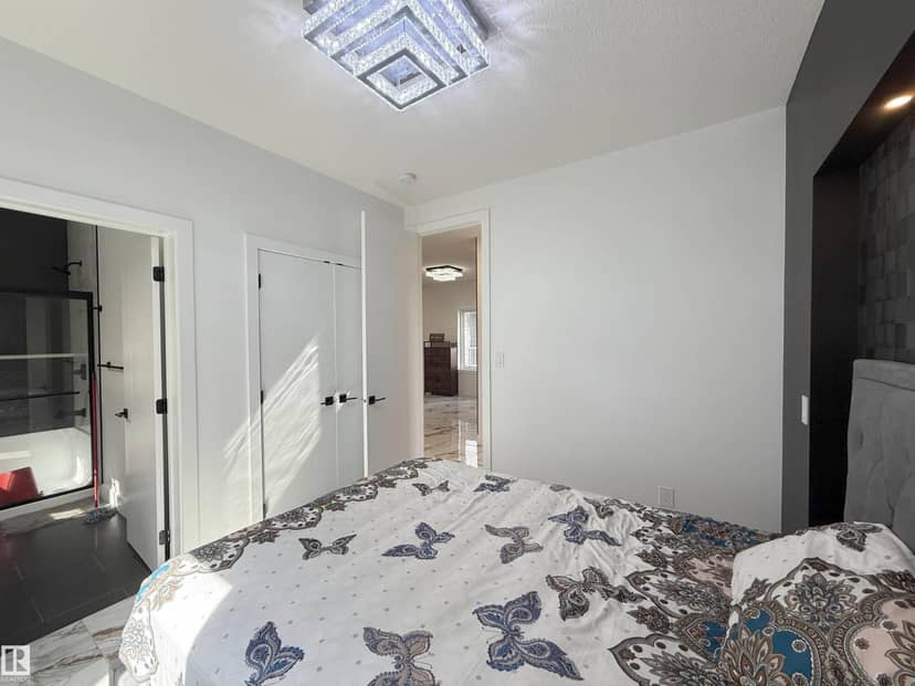 1837 63 AV NE — photo 33 of 40