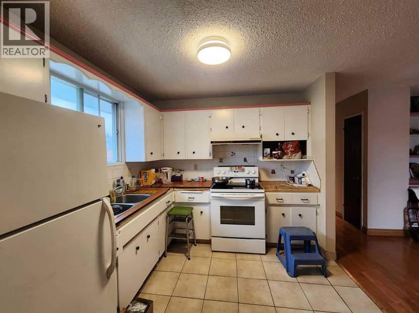 8329 Centre Street NW — photo 20 of 28