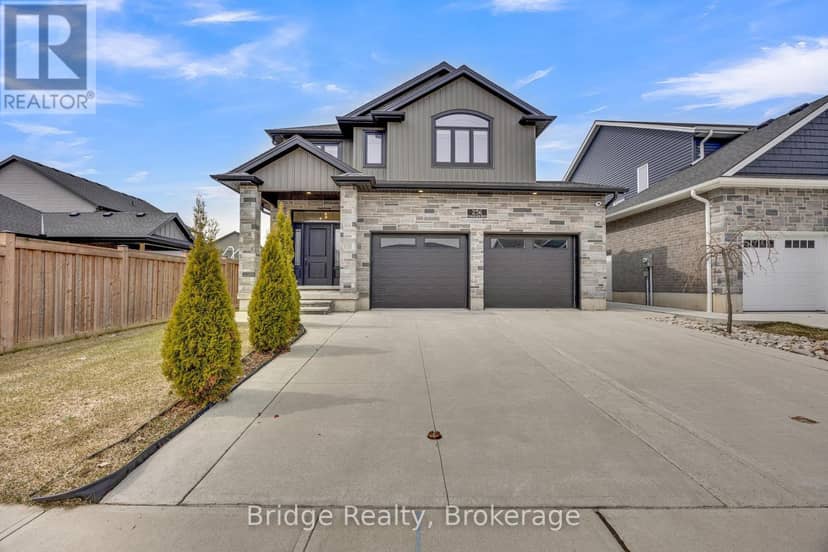 256 Tamarack Boulevard — photo 4 of 40