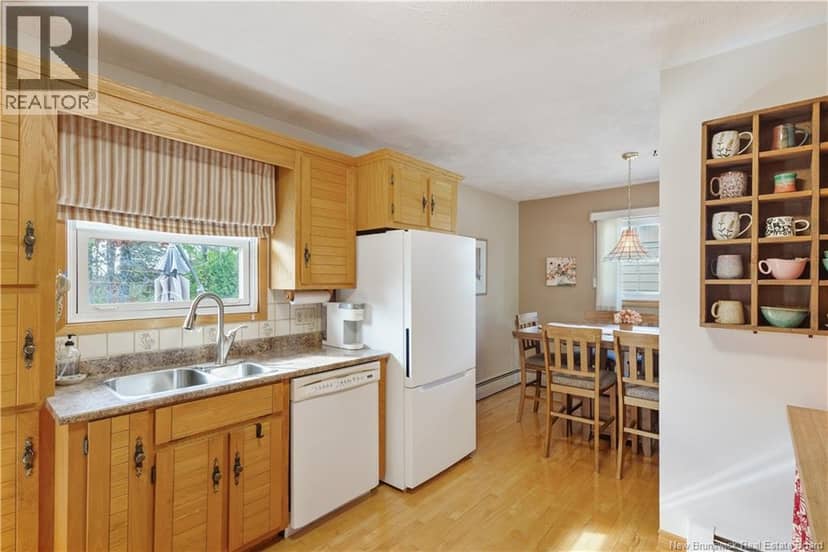 62 Ayer Avenue — photo 7 of 40
