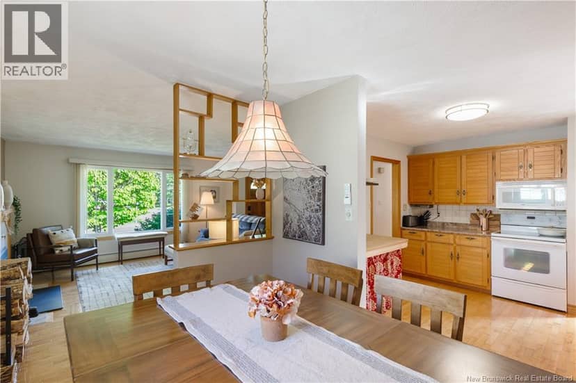 62 Ayer Avenue — photo 4 of 40