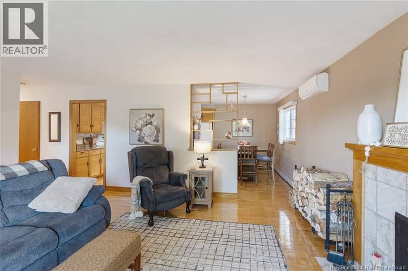 62 Ayer Avenue — photo 3 of 40
