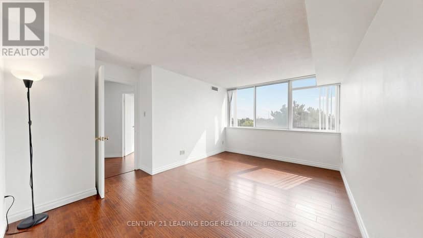 422 - 11753 Sheppard Avenue E — photo 13 of 40