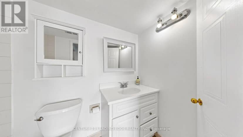 422 - 11753 Sheppard Avenue E — photo 17 of 40