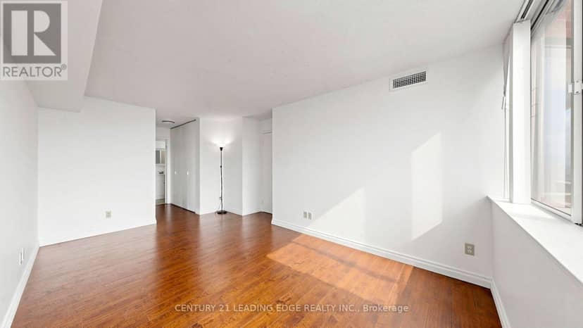 422 - 11753 Sheppard Avenue E — photo 14 of 40