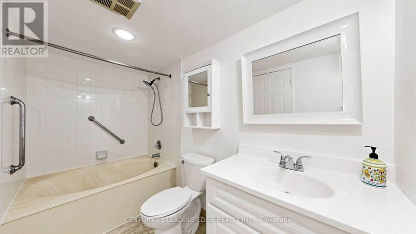 422 - 11753 Sheppard Avenue E — photo 18 of 40