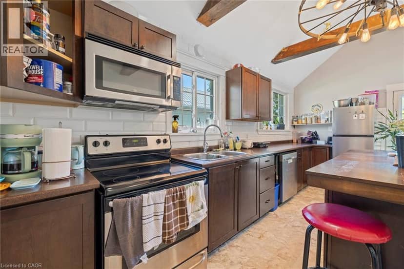 54 CHESTNUT Street E — photo 11 of 40
