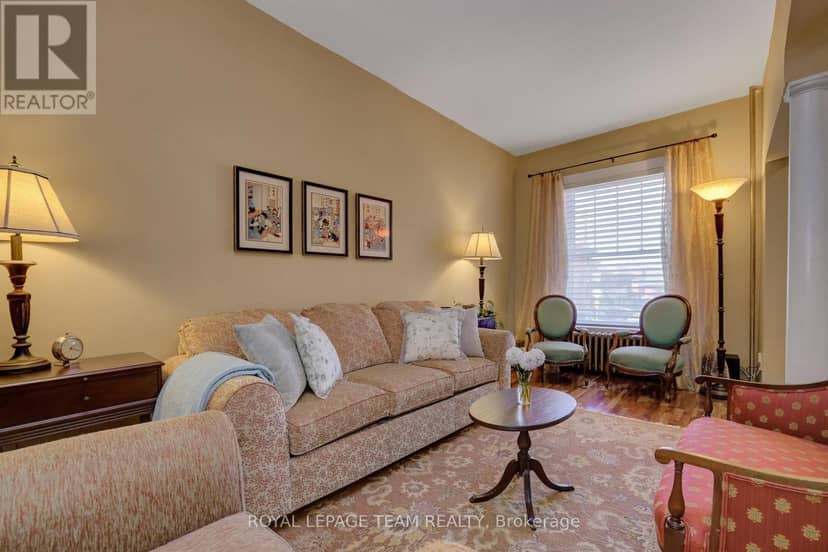 504 Clarence Street E — photo 10 of 39