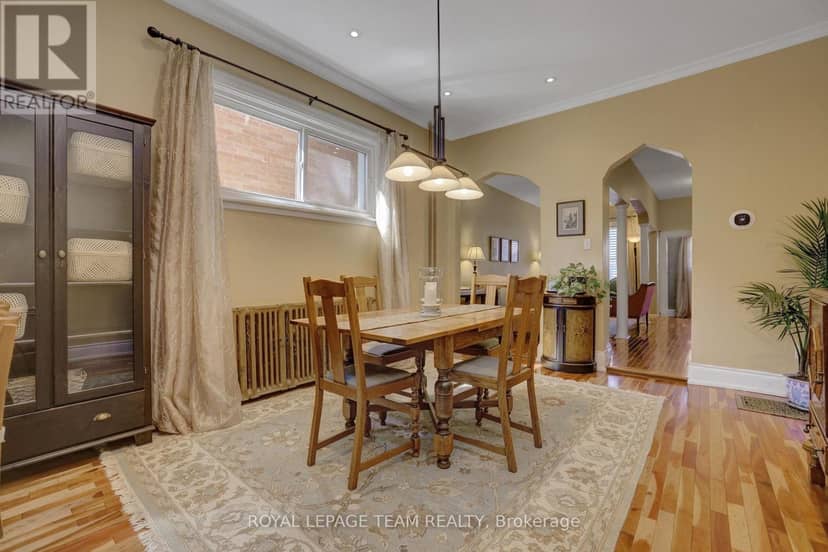 504 Clarence Street E — photo 14 of 39