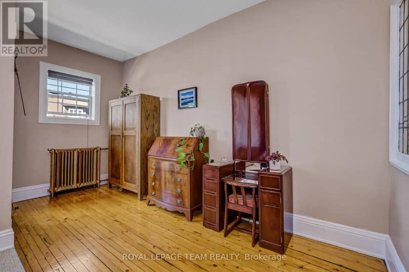 504 Clarence Street E — photo 24 of 39