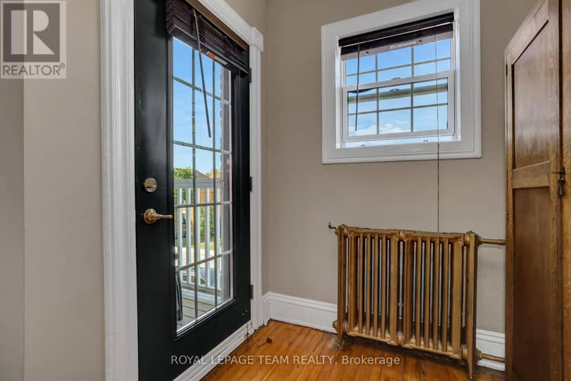 504 Clarence Street E — photo 25 of 39