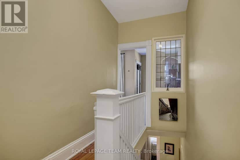 504 Clarence Street E — photo 27 of 39
