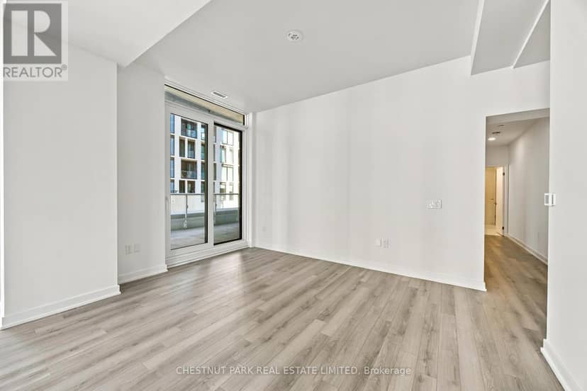 625 - 230 Simcoe Street — photo 9 of 26