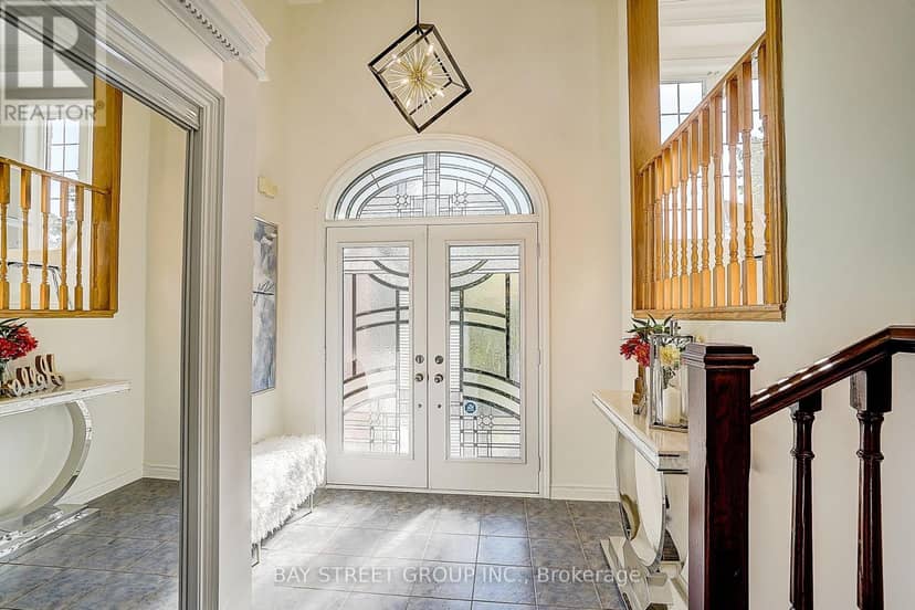 57 Gail Parks Crescent — photo 4 of 34
