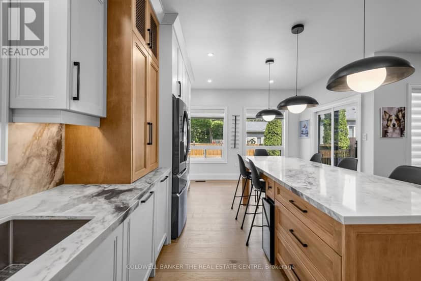 684 Lakelands Avenue — photo 14 of 37