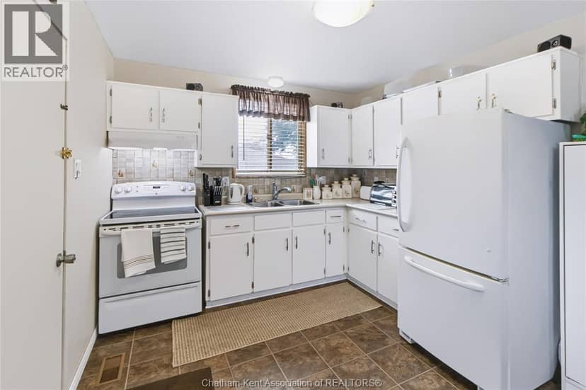 80 Baxter STREET, Wallaceburg, photo 4