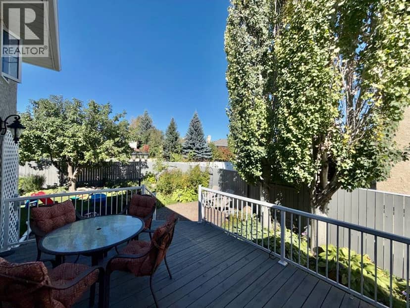 18 Heritage Close W, Lethbridge, photo 3