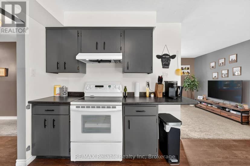 38823 Vienna Street — photo 10 of 40