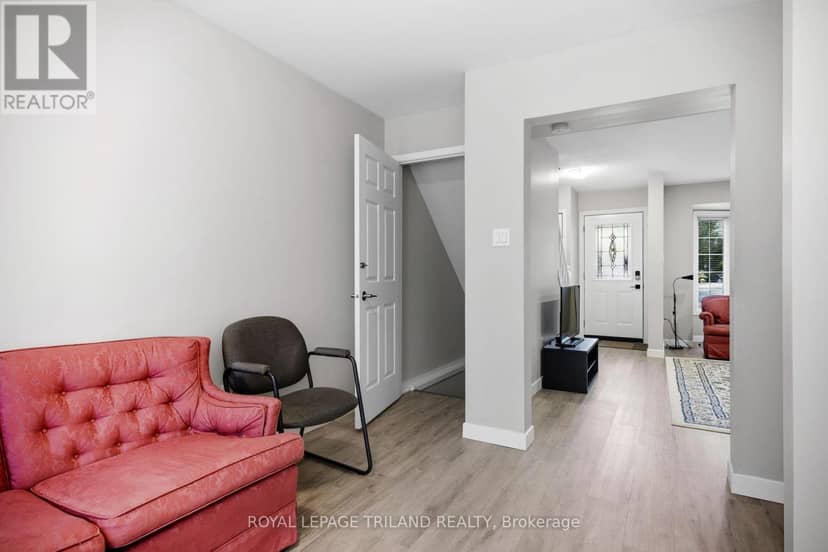 4 - 50 Chapman Court — photo 13 of 31