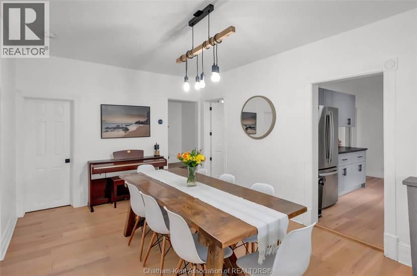 273 St Clair STREET — photo 11 of 40
