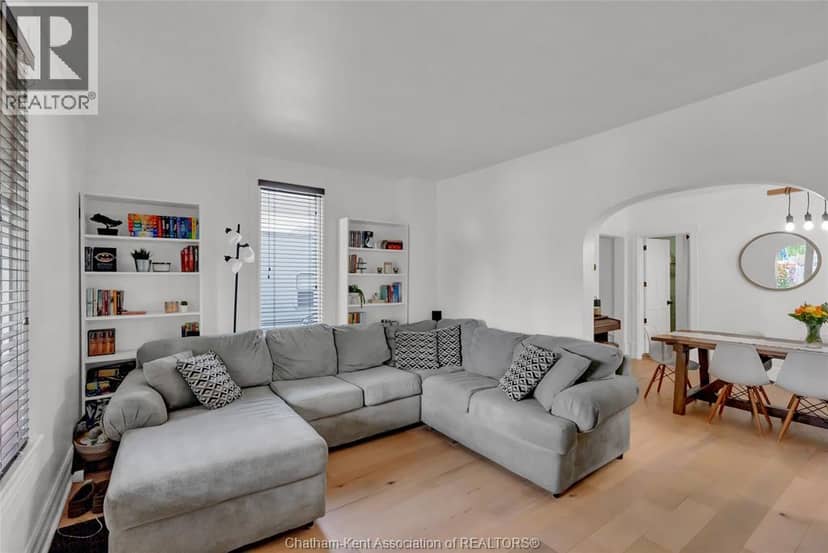 273 St Clair STREET — photo 13 of 40