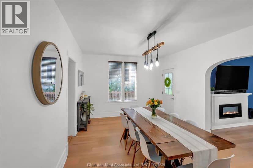273 St Clair STREET — photo 19 of 40