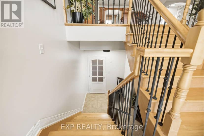 140 Windmill Crescent — photo 33 of 40