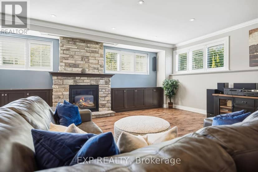 140 Windmill Crescent — photo 35 of 40