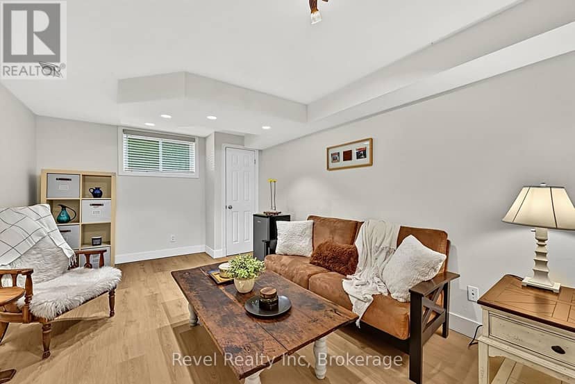 18 Rue Vanier Road — photo 16 of 22