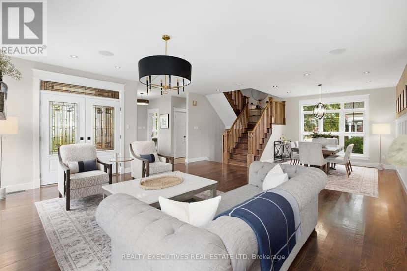534 St Lawrence Street, North Dundas, photo 5