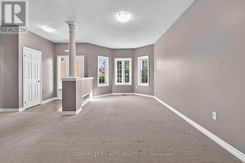 12 Lamont Crescent — photo 13 of 35