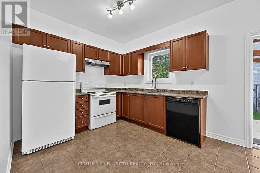 12 Lamont Crescent, Barrie, photo 6