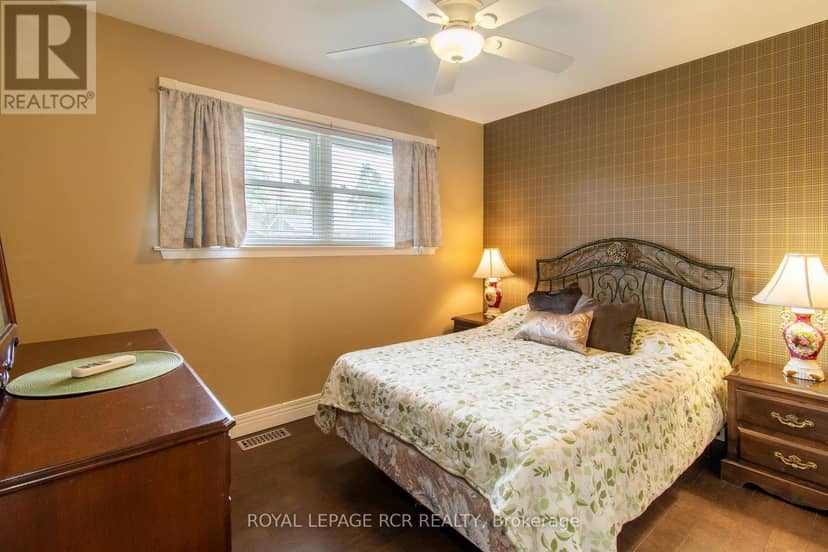 18 Oak Street — photo 11 of 37