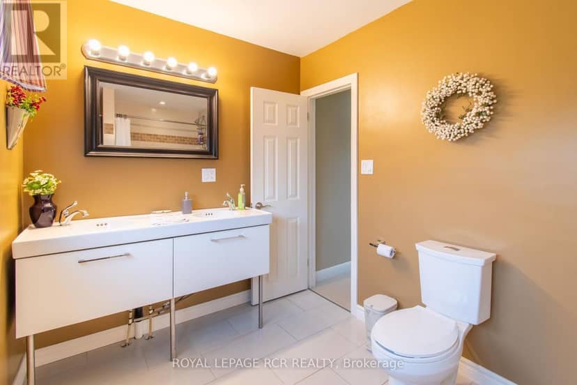 18 Oak Street — photo 14 of 37