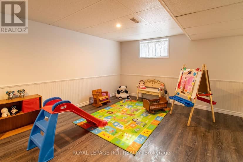 18 Oak Street — photo 22 of 37