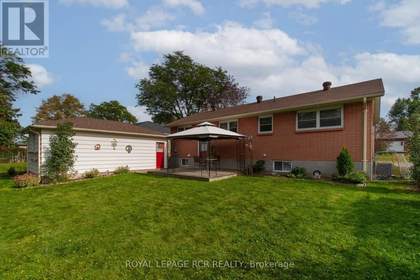 18 Oak Street — photo 29 of 37