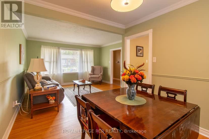 18 Oak Street — photo 7 of 37