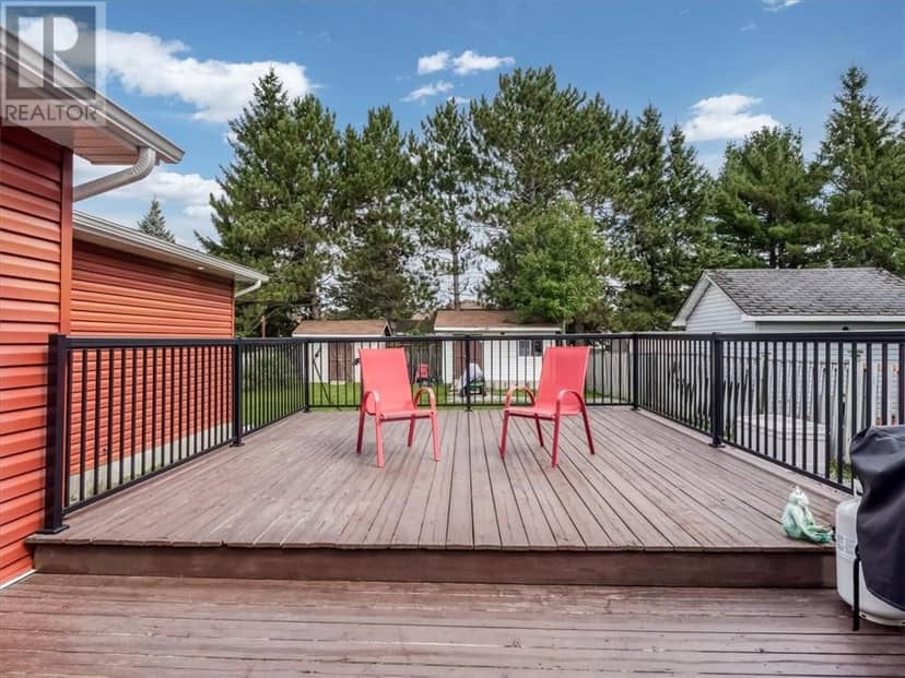 4474 Tate Boulevard — photo 4 of 40