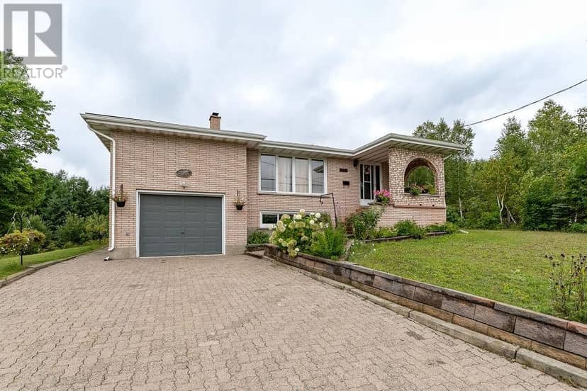 3166 Algonquin Road, Sudbury