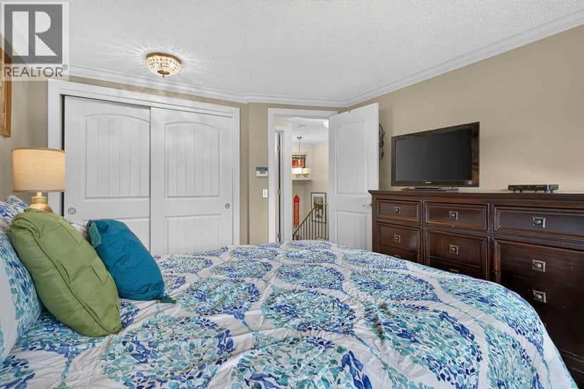 12, 140 Point Drive NW — photo 32 of 40