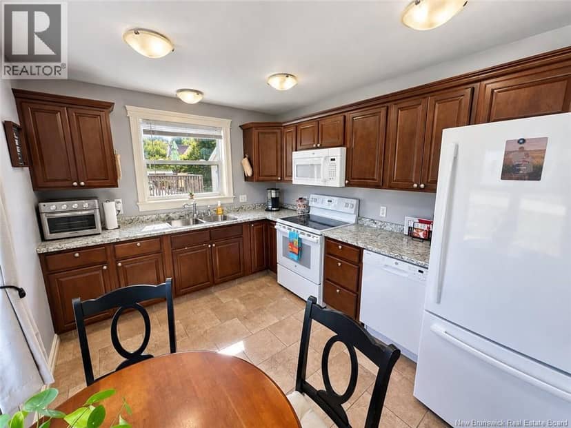 92 Albert Street — photo 15 of 29