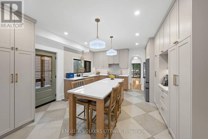 41 Ivy Crescent — photo 13 of 40