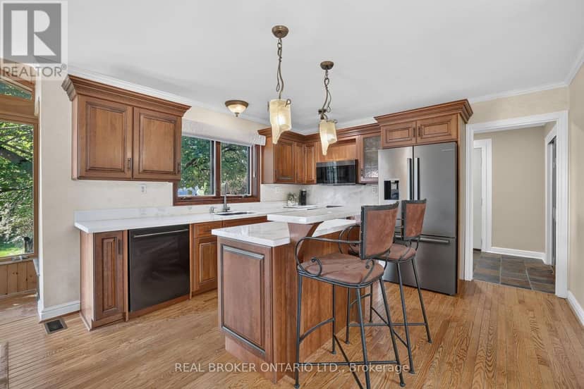 20417 Centre Street — photo 12 of 40