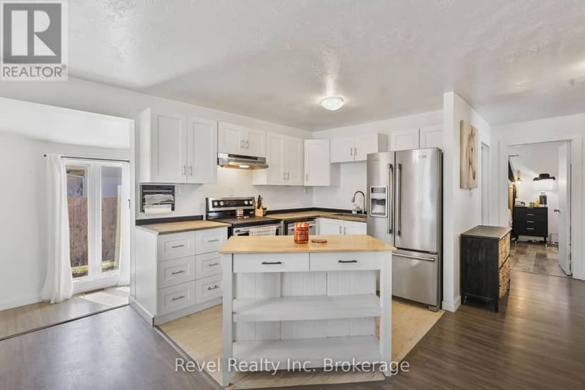 439 Mageau Street — photo 10 of 29
