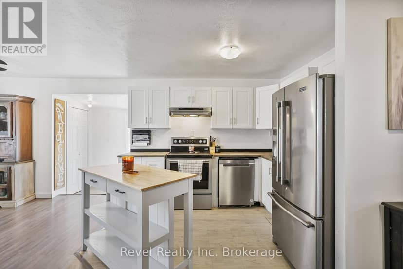 439 Mageau Street — photo 11 of 29