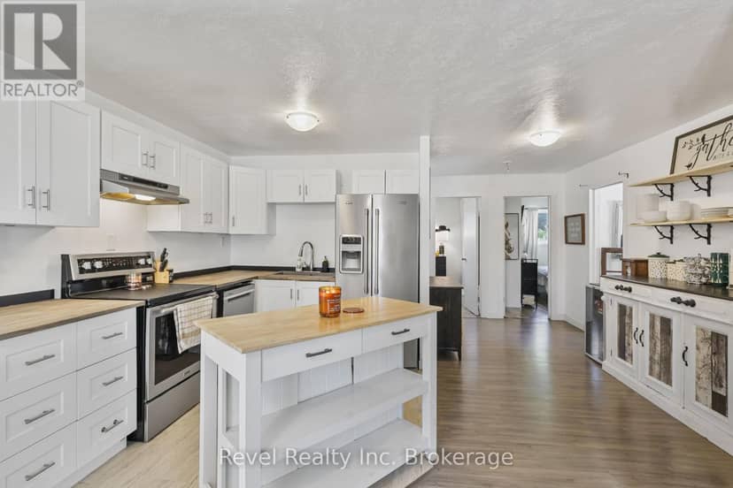439 Mageau Street — photo 12 of 29