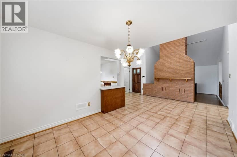 335 YORK Road — photo 10 of 40