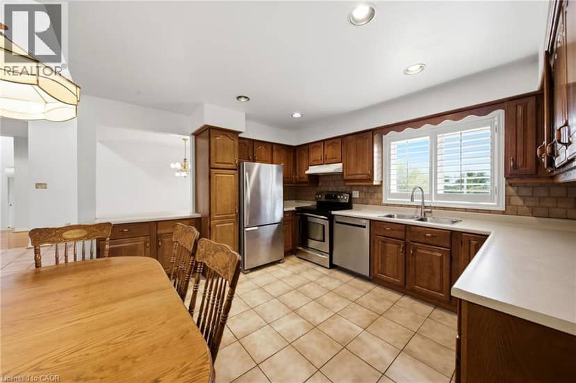 335 YORK Road — photo 14 of 40